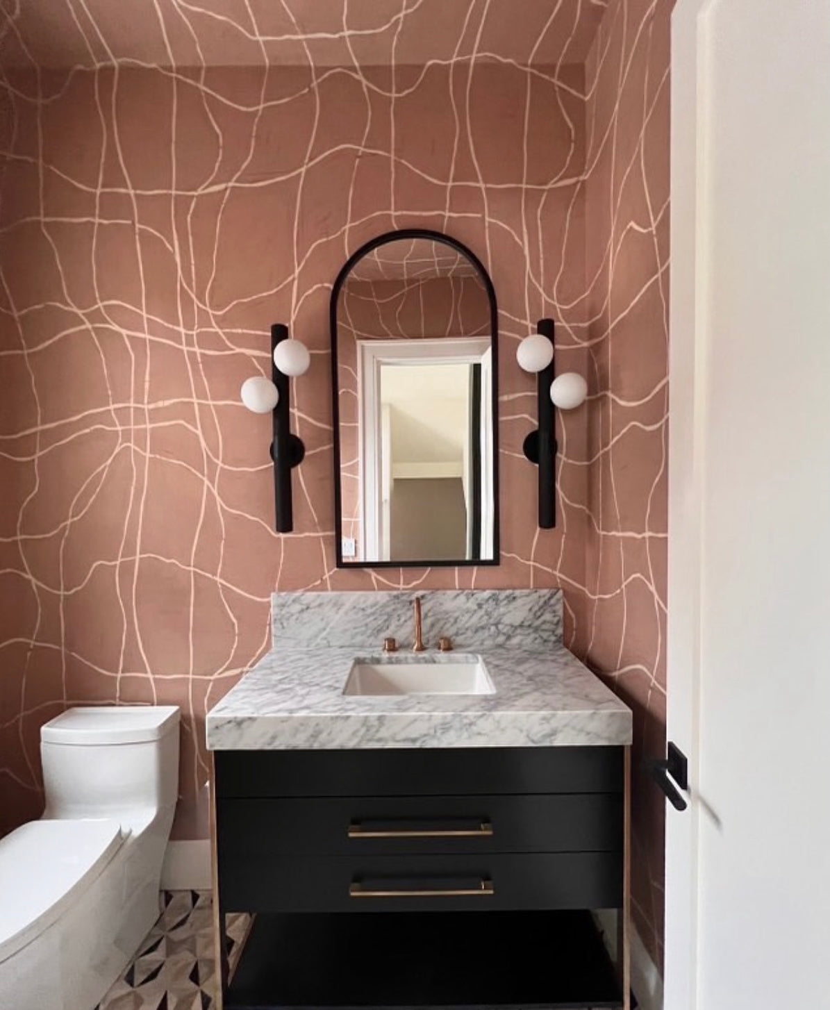 10 Powder Bath Wallpaper Projects to Inspire in 2025