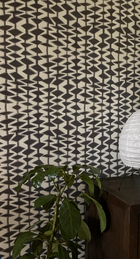 Zig - Onyx Grasscloth Wallpaper